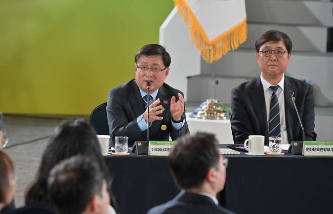 김성환 기후에너지환경부 장관이 지난 30일 제주 타운홀 미팅에서 제주지역 계통관리변전소 지정 해제를 발표했다.