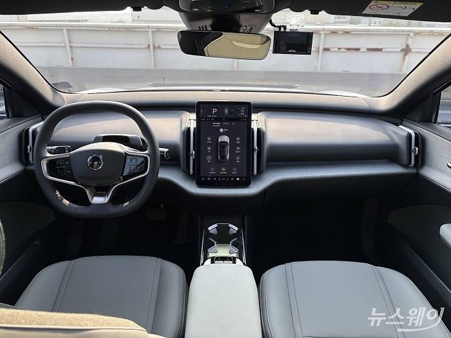 볼보 EX30 CC 1열. 사진=권지용 기자