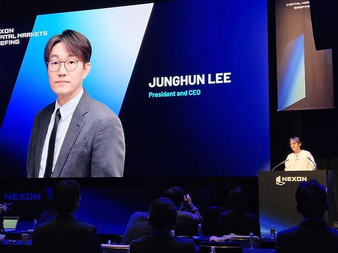 이정헌 넥슨 일본법인 대표가 31일 일본 도쿄에서 열린 '캐피털 마켓 브리핑'에서 성장 전략에 대해 설명하고 있다.[사진=게임기자단]