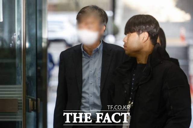 전분 및 당류(전분당) 가격 담합 의혹을 받는 김 모 대상 사업본부장이 31일 서울 서초구 서울중앙지방법원에서 열린 구속영장실질심사에 출석하고 있다./뉴시스