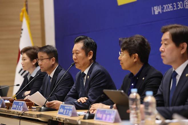 정청래 더불어민주당 대표가 30일 서울 여의도 국회 의원회관에서 열린 현장최고위원회의에서 발언하고 있다. 2026.3.30 뉴스1