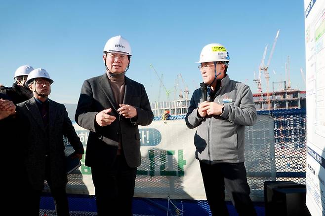 올해 1월 용인반도체 클러스터 공사 현장을 방문한 이상일 시장. 자료사진