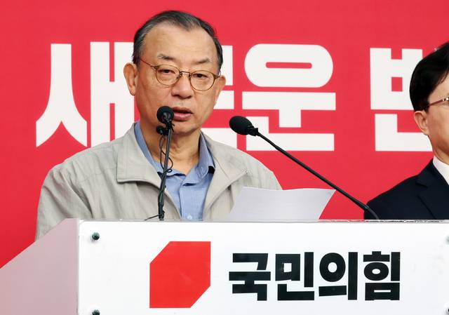 이정현 국민의힘 공천관리위원장이 31일 서울 영등포구 여의도 중앙당사에서 50만 이상 도시 경선 결과 발표를 하고 있다. [연합뉴스]