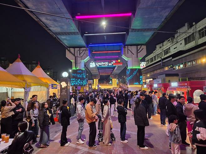 서문야시장과 칠성야시장이 동절기 휴장을 마치고 개장했다. 사진은 칠성야시장 모습. [사진 대구시]