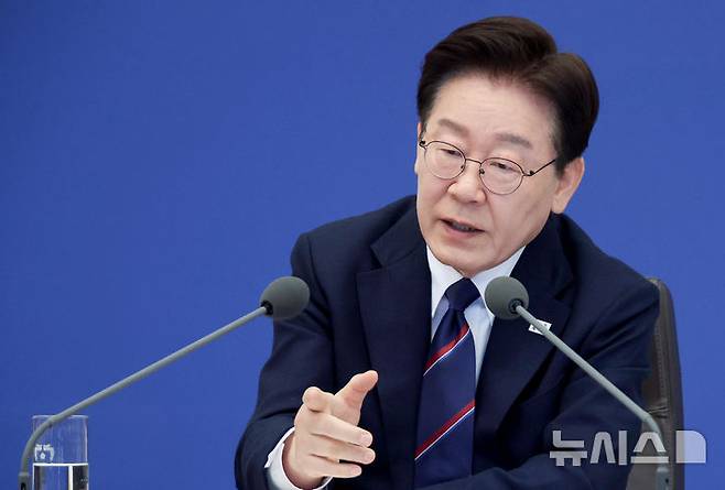 [서울=뉴시스] 고범준 기자 = 이재명 대통령이 31일 청와대에서 열린 국무회의에서 발언하고 있다. 2026.03.31. bjko@newsis.com