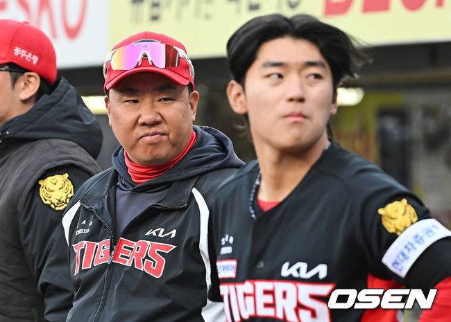 [OSEN=대구, 이석우 기자] KIA 타이거즈 이범호 감독과 김도영 265 2026.03.23 / foto0307@osen.co.kr