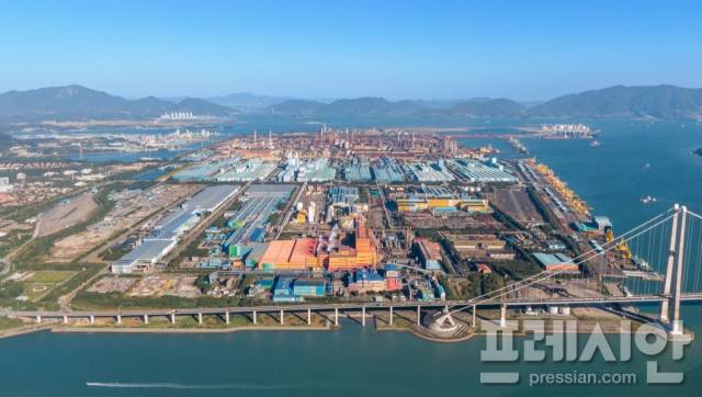 ▲하늘에서 본 광양제철소 전경ⓒ광양제철소