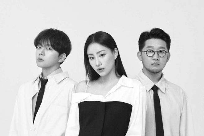 혼성 그룹 어반자카파. 앤드류컴퍼니 제공