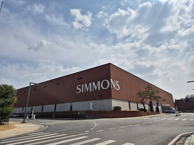 경기도 이천에 있는 시몬스 팩토리움의 외부 전경. 김지원 기자