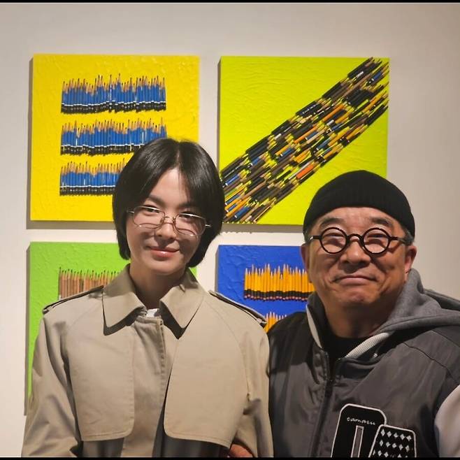 ▲ 가수 김수철과 배우 송혜교가 친분을 과시했다. 출처|김수철 인스타그램