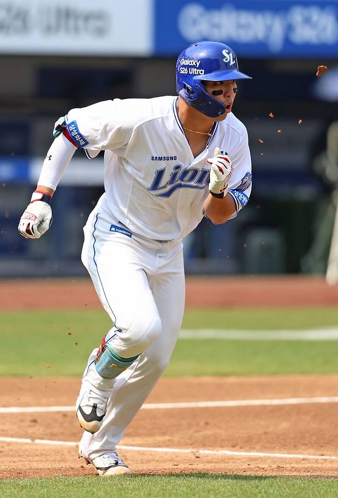 ▲ 삼성 라이온즈가 31일 대구 삼성라이온즈파크에서 두산 베어스와의 홈경기를 앞두고 6번 타순을 지키던 김영웅을 1번 타순에 배치했다. 2연패를 끊기 위한 극약 처방이다. ⓒ삼성 라이온즈