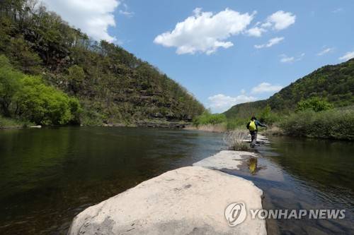 외씨버선길 반변천 징검다리 [연합뉴스 자료사진]
