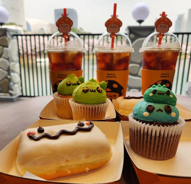 1일 넥슨이 롯데월드와 협업해 롯데월드 어드벤처 '매직 아일랜드'에 조성한 게임 테마의 상설 공간 '메이플 아일랜드'의 식음료 (사진=안유리 기자)