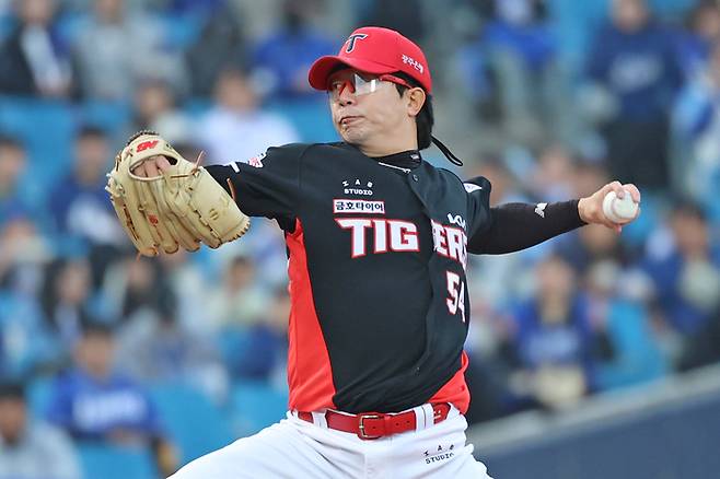 KIA 양현종이 23일 대구삼성라이온즈파크에서 열린 2026 KBO리그 시범경기 삼성전에 선발 등판해 힘차게 공을 뿌리고 있다. 사진 | KIA 타이거즈