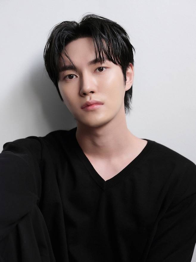 ⓒ와이원엔터테인먼트