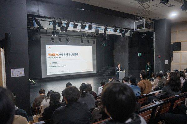 한국만화가협회는 지난달 13일 오후 서울 청년문화공간JU 동교동 다리소극장에서 '2026년 제1차 웹툰포럼'을 개최했다. 한국만화가협회 제공
