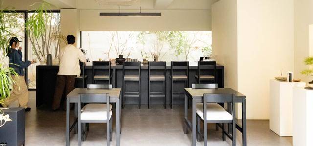 동구 동명동 티소하 입구에서 바라본 가게 내부 모습.