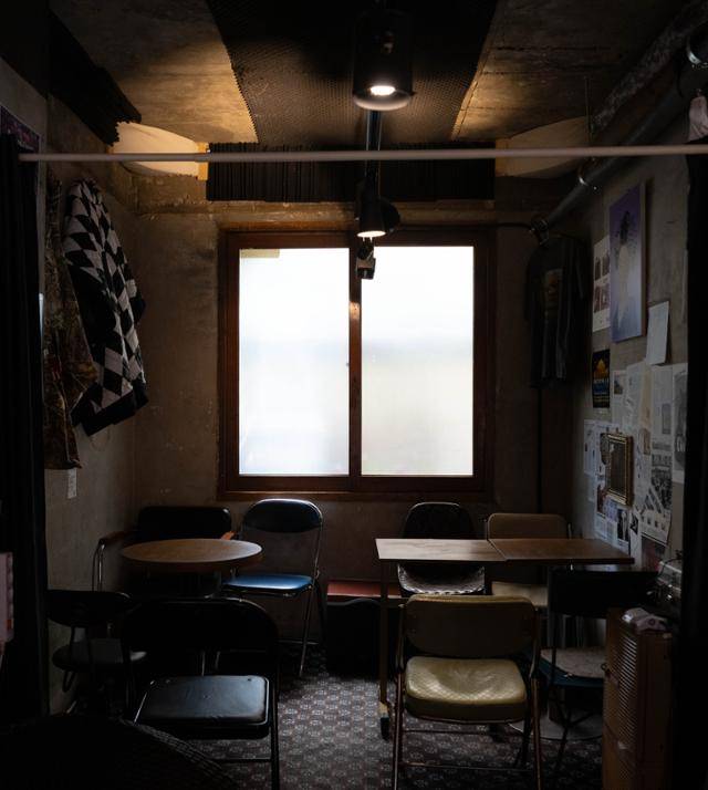 과거 세탁소였던 동구 동명동 물흐르듯의 작은방.