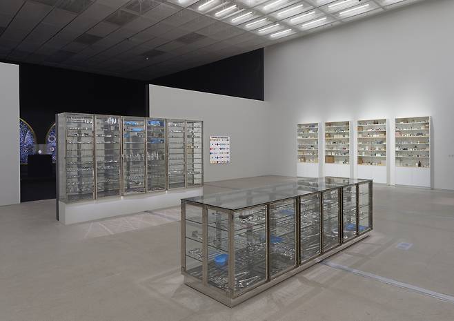 Damien Hirst's first large-scale survey in Asia, “Nothing Is True But Everything Is Possible,” is on display at the National Museum of Modern and Contemporary Art in Jongno District, central Seoul, on March 19. [MMCA]