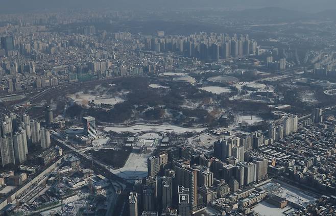 서울 송파구와 강동구 일대 아파트. [한주형 기자]