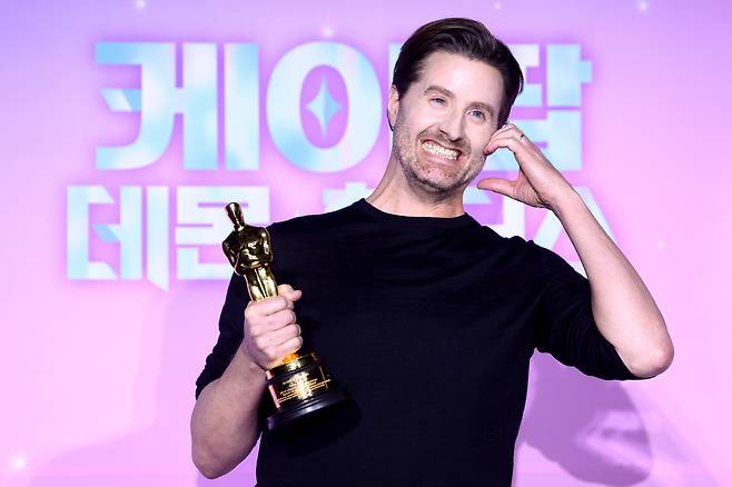 ũ���� �����ѽ� ������ 1�� ���� ���� ��걸 CGV��������ũ������ ���� ���ø��� ��ȭ �������� ���� ���ͽ��� ��ī���� ���� ��� ���ڰ���ȸ���� ��� ���ϰ� �ִ�. [����]