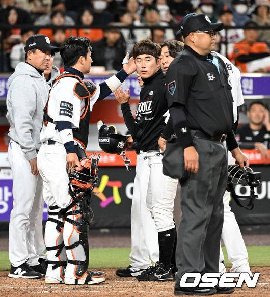 헤드샷 고통 속에서도 후배 위로하는 허경민