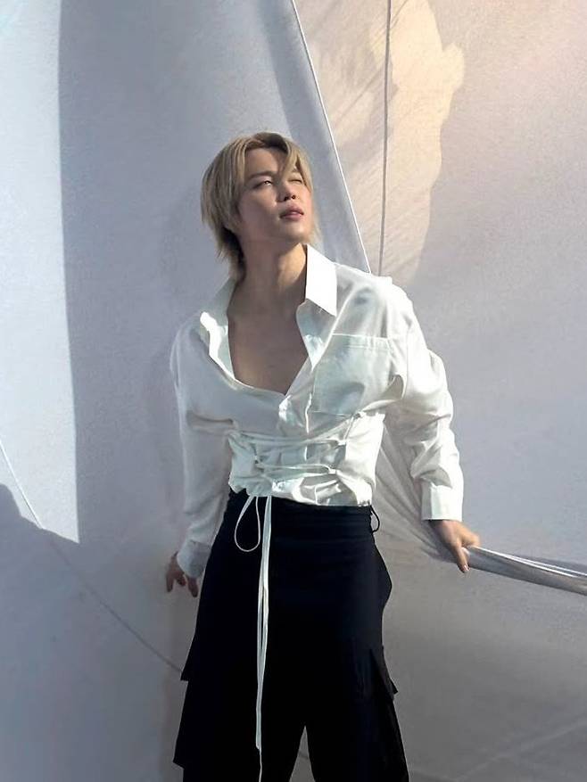 방탄소년단 지민, 에릭 왕자 실사판..'女心 홀릭'