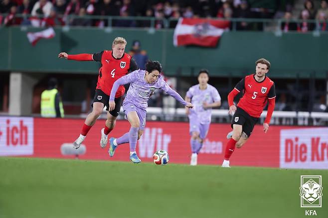1일 오스트리아전에서 드리블하고 있는 이강인. /사진=대한축구협회 제공