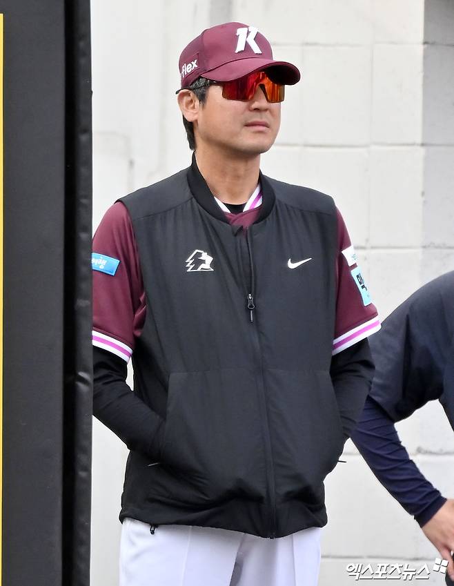 설종진 감독이 이끄는 키움 히어로즈가 인천 SSG랜더스필드에서 2026 신한 SOL KBO리그 SSG 랜더스와 팀 간 2차전에서 3연패 탈출을 노린다. 사진 엑스포츠뉴스 DB
