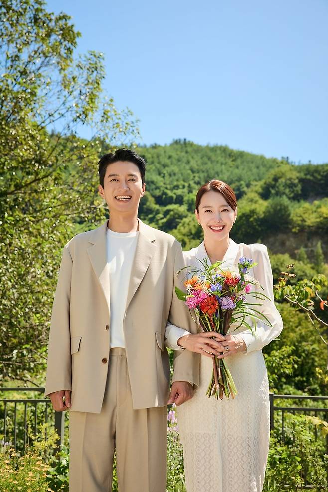 인교진(왼쪽), 소이현 부부 [두산 베어스 제공. 재판매 및 DB 금지]