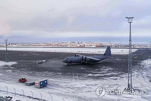 그린란드 누크 공항의 덴마크 공군기 [AP 연합뉴스 자료사진. 재판매 및 DB 금지]