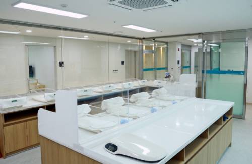 ◇지역 산모들의 원정 출산 불편을 막고 산후 돌봄 사각지대 해소하기 위한 태백시 공공산후조리원이 개원, 오는 13일부터 본격 운영에 들어간다.