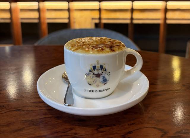 까사부사노에서 판매 중인 아티스트 굿즈를 활용한 음료. 김은영 기자 key66@