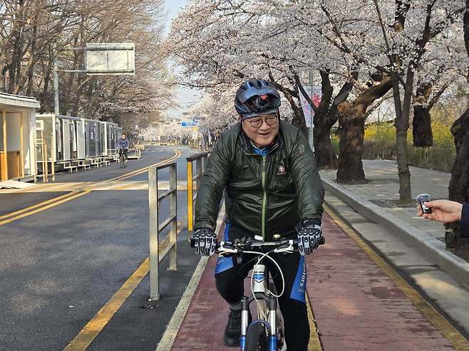 '5부제 동참'을 알린 우원식 국회의장(페이스북 갈무리)