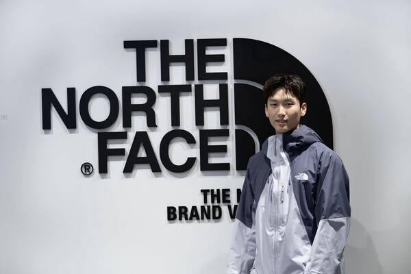 2일 노스페이스는 서울 중구 영원무역그룹 명동 사옥에서 스포츠클라이밍 국가대표 이도현 선수(23, 노스페이스 애슬리트팀)와 공식 후원 계약을 체결했다고 밝혔다. (한국 스포츠클라이밍 간판스타 이도현 선수, 노스페이스 애슬리트팀 합류). /사진=노스페이스
