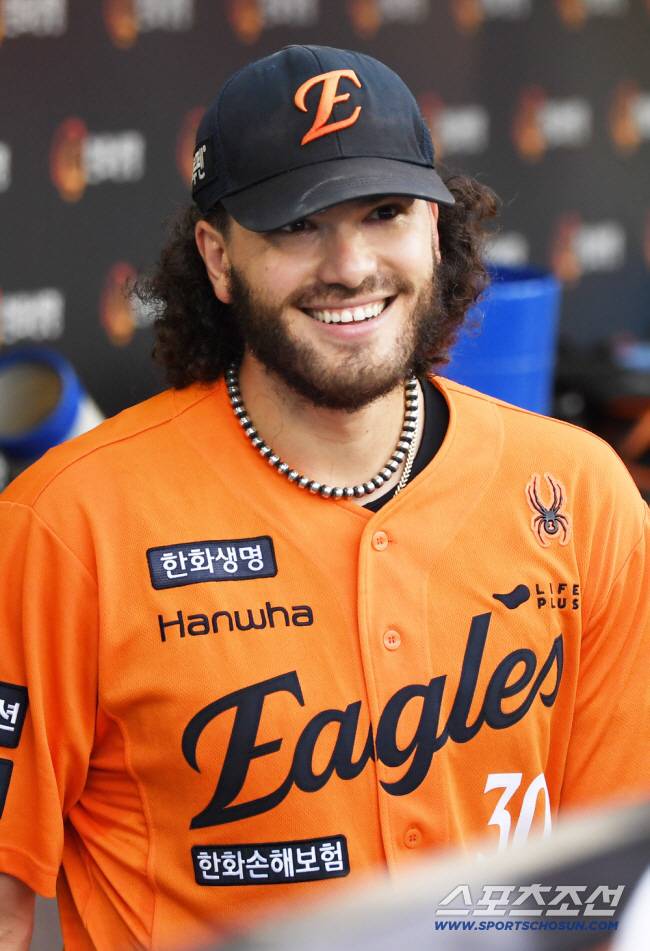 13일 대전 한화생명볼파크에서 열린 한화 이글스와 키움 히어로즈의 경기. 한화 폰세가 미소 짓고 있다. 대전=박재만 기자 pjm@sportschosun.com/2025.09.13/
