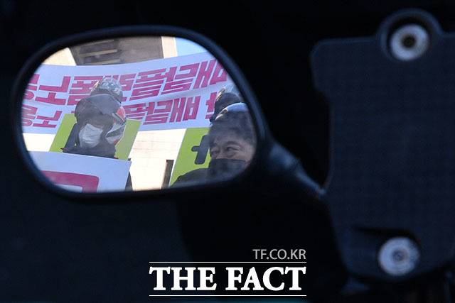 고질적 저임금에서 탈피하기 위해 야간근무를 선택하는 노동자들이 많아지면서 이들을 보호하기 위한 안전장치가 필요하다는 지적이 나온다. /남윤호 기자