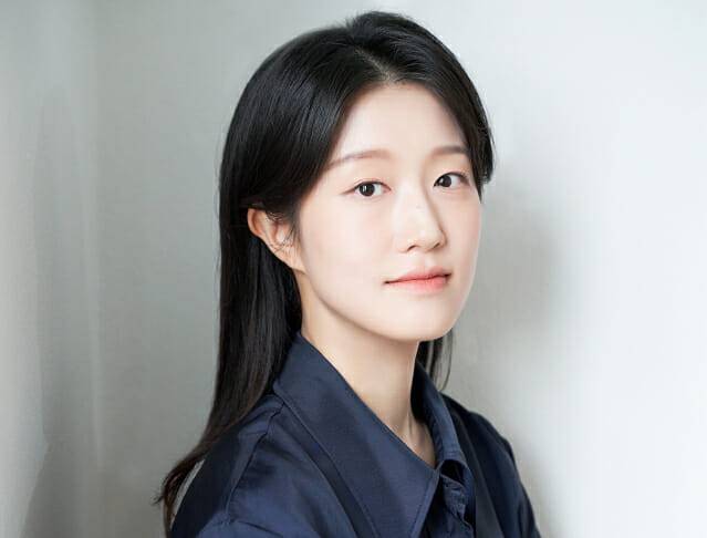 필자 최지원 현대미술가, 『AI와 미디어아트』(커뮤니케이션북스, 2025) 저자.