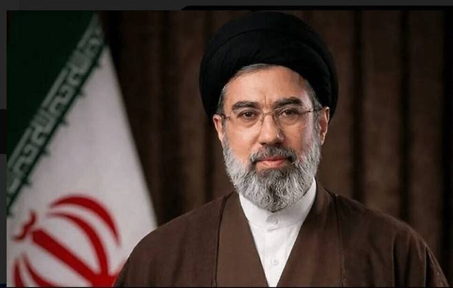 이란 최고지도자 아야톨라 모즈타바 하메네이의 공식 초상. 출처 이란 공영방송(IRIB)