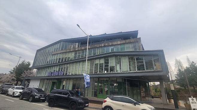 [천안=뉴시스] 최영민 기자=천안시 성남면 소재 브레드보드 빵집(지난해 4월 촬영). 2026.04.02 ymchoi@newsis.com  *재판매 및 DB 금지