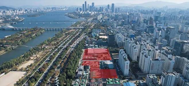 서울 영등포구 양평동 일대 부지 전경. 롯데그룹이 약 2800억원에 매입한 이 부지는 한강과 선유도공원 인근에 위치해 향후 주거·복합개발이 추진될 핵심 거점으로 꼽힌다. 롯데물산 제공