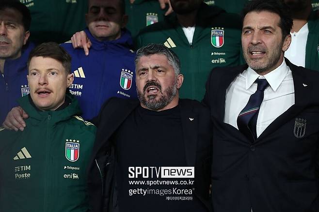 ▲ 월드컵 4회 우승국인 이탈리아가 3연속 본선 진출에 실패했다. 감독 전술이 멸망을 몰고 왔다는 분석이 뒤따른다. 현대 축구의 흐름과 괴리된 스리백 시스템에 대한 문제 제기가 쏟아지고 있다.