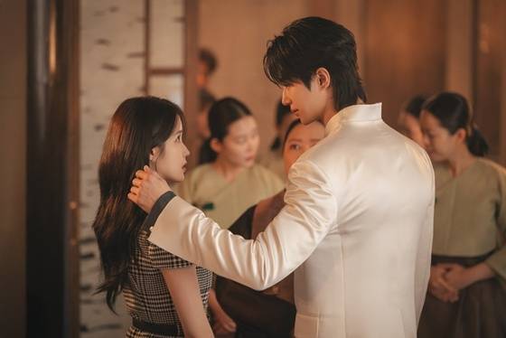 아이유, 변우석/사진=MBC