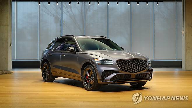 제네시스, '2026 뉴욕 국제 오토쇼' 참가 (서울=연합뉴스) 제네시스 브랜드가 1일(현지시각) 미국 뉴욕 '제이콥 재비츠 컨벤션 센터'에서 열린 '2026 뉴욕 국제 오토쇼'에서 'GV70 그래파이트 에디션'(GV70 프레스티지 그래파이트)을 최초로 공개했다고 2일 밝혔다. 사진은 제네시스 'GV70 그래파이트 에디션'의 외장 이미지. 2026.4.2 [현대자동차·기아 제공. 재판매 및 DB 금지] photo@yna.co.kr