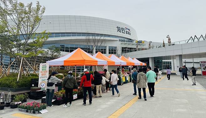 용인특례시가 6일부터 로컬푸드 직거래장터를 운영한다. 사진=용인시