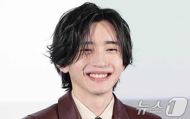 일본 배우 미치에다 슌스케(道枝駿佑)가 3일 서울 용산구 CGV용산아이파크몰에서 열린 영화 ‘네가 마지막으로 남긴 노래’ 기자 간담회에서 미소를 짓고 있다. 지난 1일 개봉한 '네가 마지막으로 남긴 노래'는 시를 쓰는 소년 '하루토'와 노래로 세상을 그리는 소녀 '아야네'가 둘만의 음악과 사랑을 완성해 가는 청춘을 그린 작품이다. 2026.4.3 ⓒ 뉴스1 권현진 기자