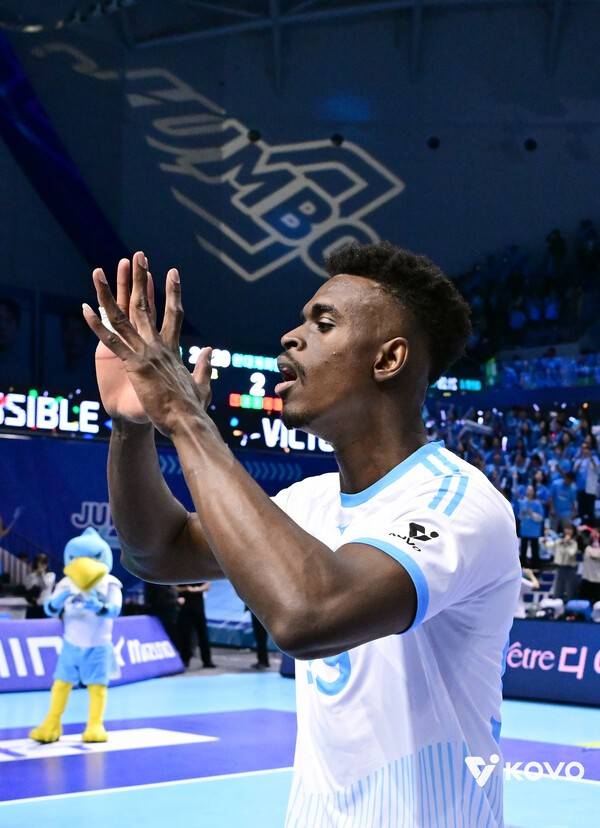 승리 후 환호하는 마쏘. /사진=KOVO