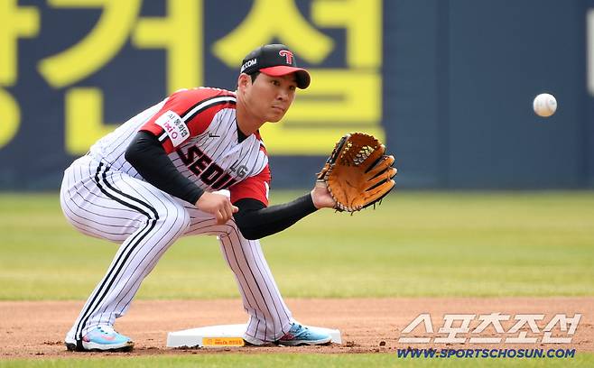 29일 잠실구장에서 열린 LG와 KT의 경기. LG 오지환이 수비를 하고 있다. 잠실=박재만 기자 pjm@sportschosun.com/2026.03.29/