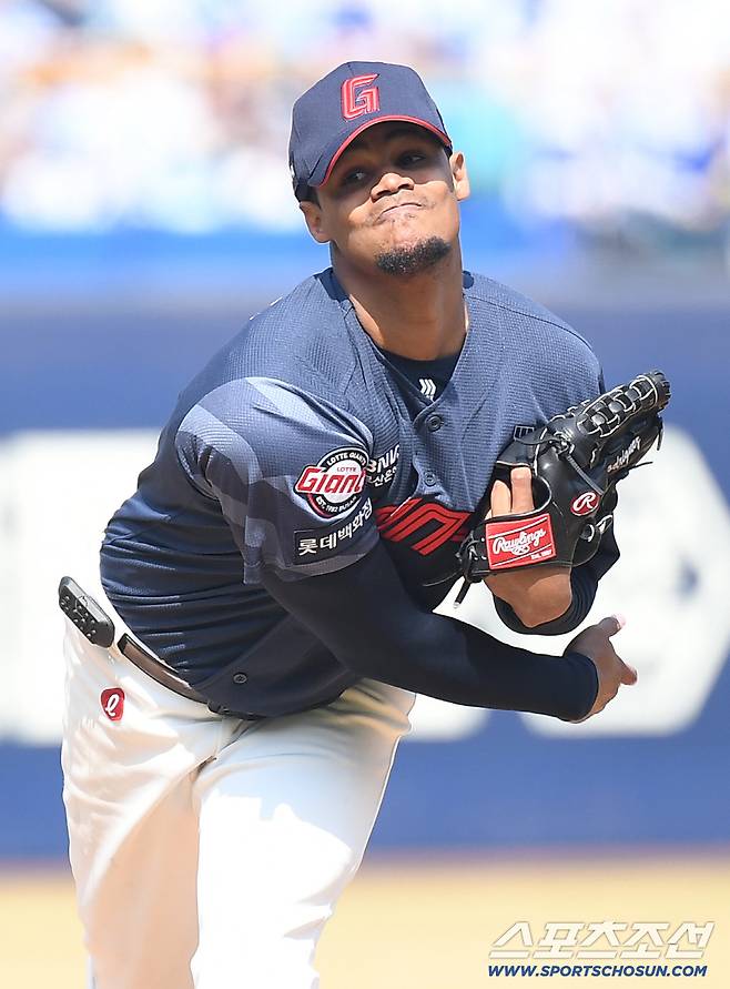 28일 대구 삼성라이온즈파크에서 열리는 삼성과 롯데의 개막전 경기. 선발 투구하고 있는 롯데 로드리게스. 대구=송정헌 기자songs@sportschosun.com/2026.03.28/