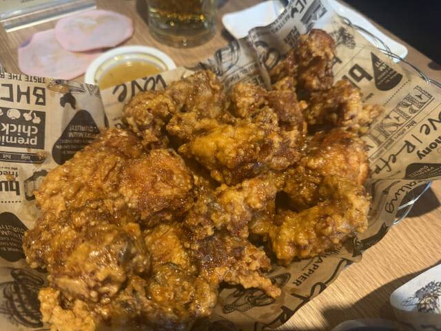 쏘이갈릭킹은 스윗 갈릭 소스와 함께 제공되는 것이 특징이다.(사진=지디넷코리아)